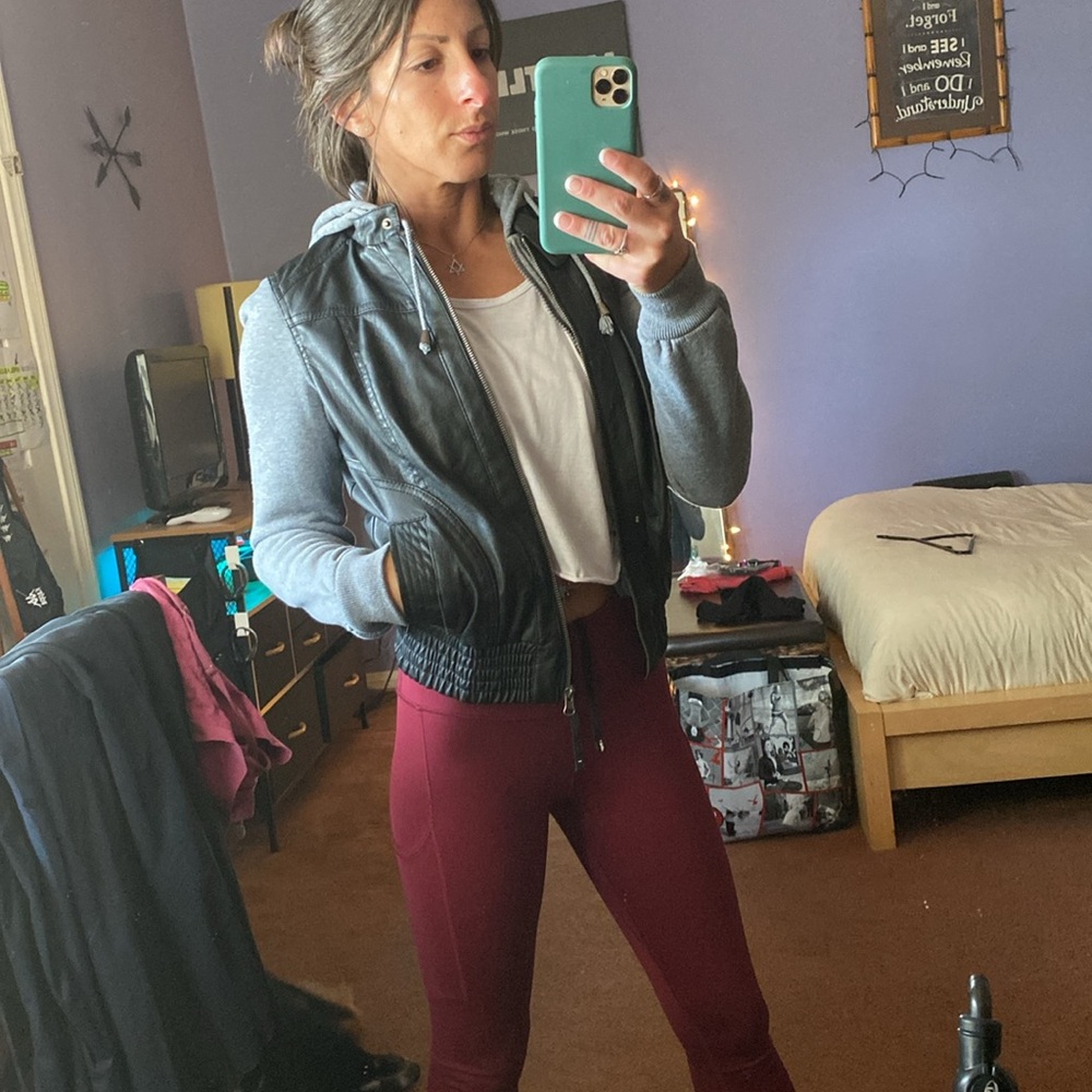 Leather jacket - Picture 5 of 6